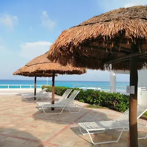 Apartment Brisas Beachfront In Zone, Cancun